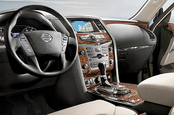 2020 Nissan Armada Wood-tone Trim