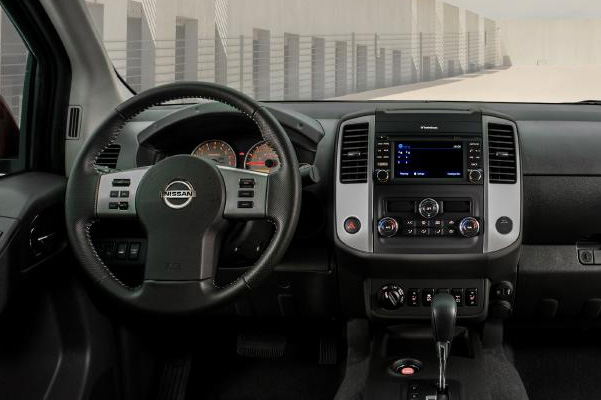 2020 Nissan Frontier interior