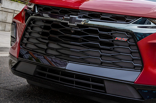 2020 Chevy Blazer Sporty SUV: front grille shot