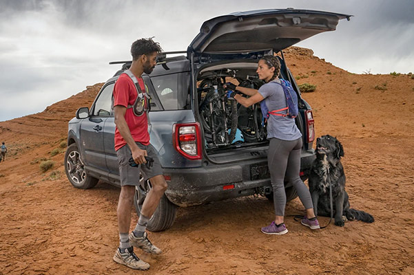 2021 Ford Bronco Sport loading up rear