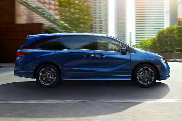 2021 Honda Odyssey side view on road