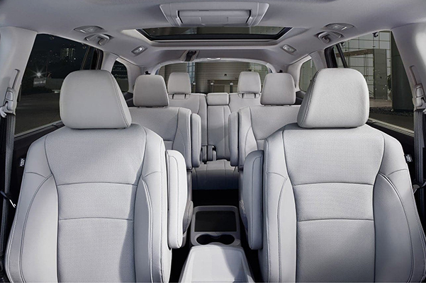 2021 Honda Pilot leather-trimmed interior with 2 captain seats and 3rd row seating