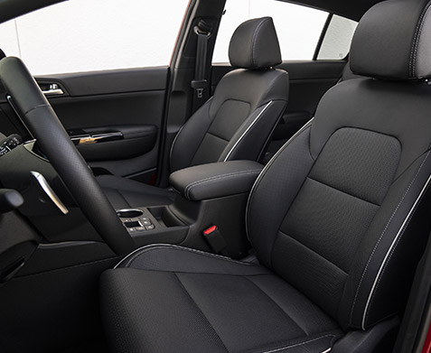 2021 Kia Sportage front seats.