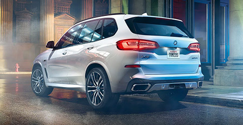LED taillights on the 2022 BMW X5 xDrive45e provide a slim, clean rear appearance – and leave onlookers wanting more.