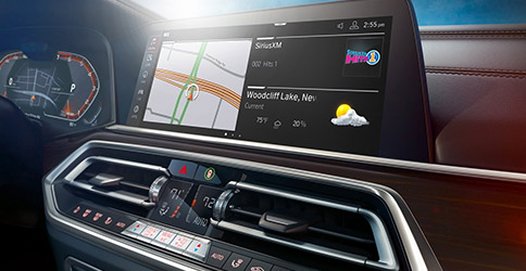As part of the standard Live Cockpit Professional ecosystem, the Central Information Display touchscreen is integrated with other display systems in your X5 – so you’ll always feel connected and entertained.