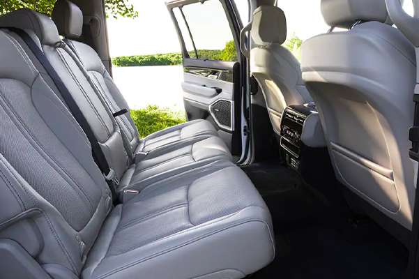 Interior view of 2022 Jeep Wagoneer