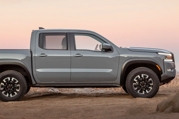 side profile view of the 2022 nissan frontier parked