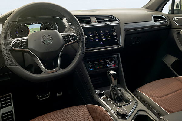 interior dash shot of the 2022 vw tiguan