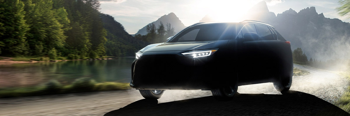 The 2023 SUBARU SOLTERRA preview with scenic background 
