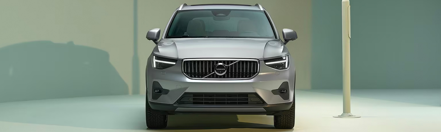 Refreshed exterior design details on the Volvo XC40 SUV.