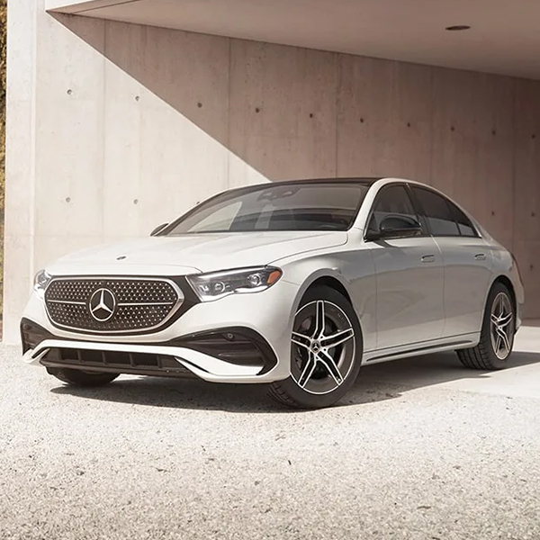 E 350 4MATIC in Polar White with 19-inch AMG twin 5-spoke wheels and Night Package