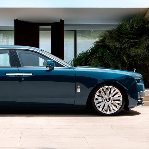 Side profile view of the 2025 Rolls-Royce Ghost Series II